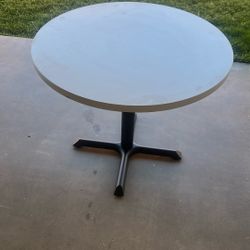 Bistro Dining Table With Čast Iron Stand 