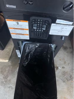 Trash compactor