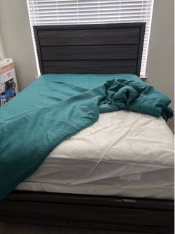 Dresser with mirror & bed frame w/mattress