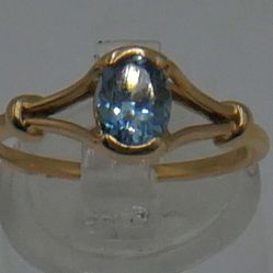 14kt yellow gold ring size 7 , 2,5 gr oval blue stone pre owned mint condition.832550-