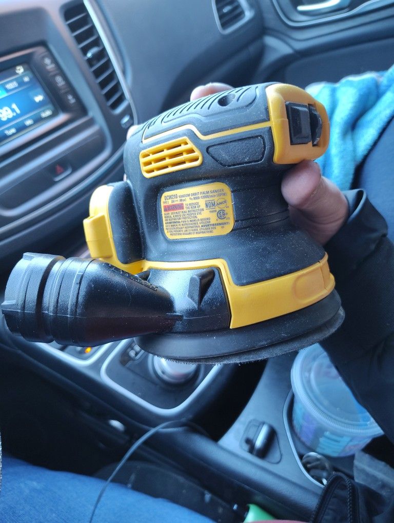 DeWalt Random Orbit Palm Sander Without Battery