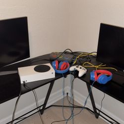 Xbox, Controller, Monitors, Desk 