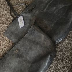 GUESS reversible tote