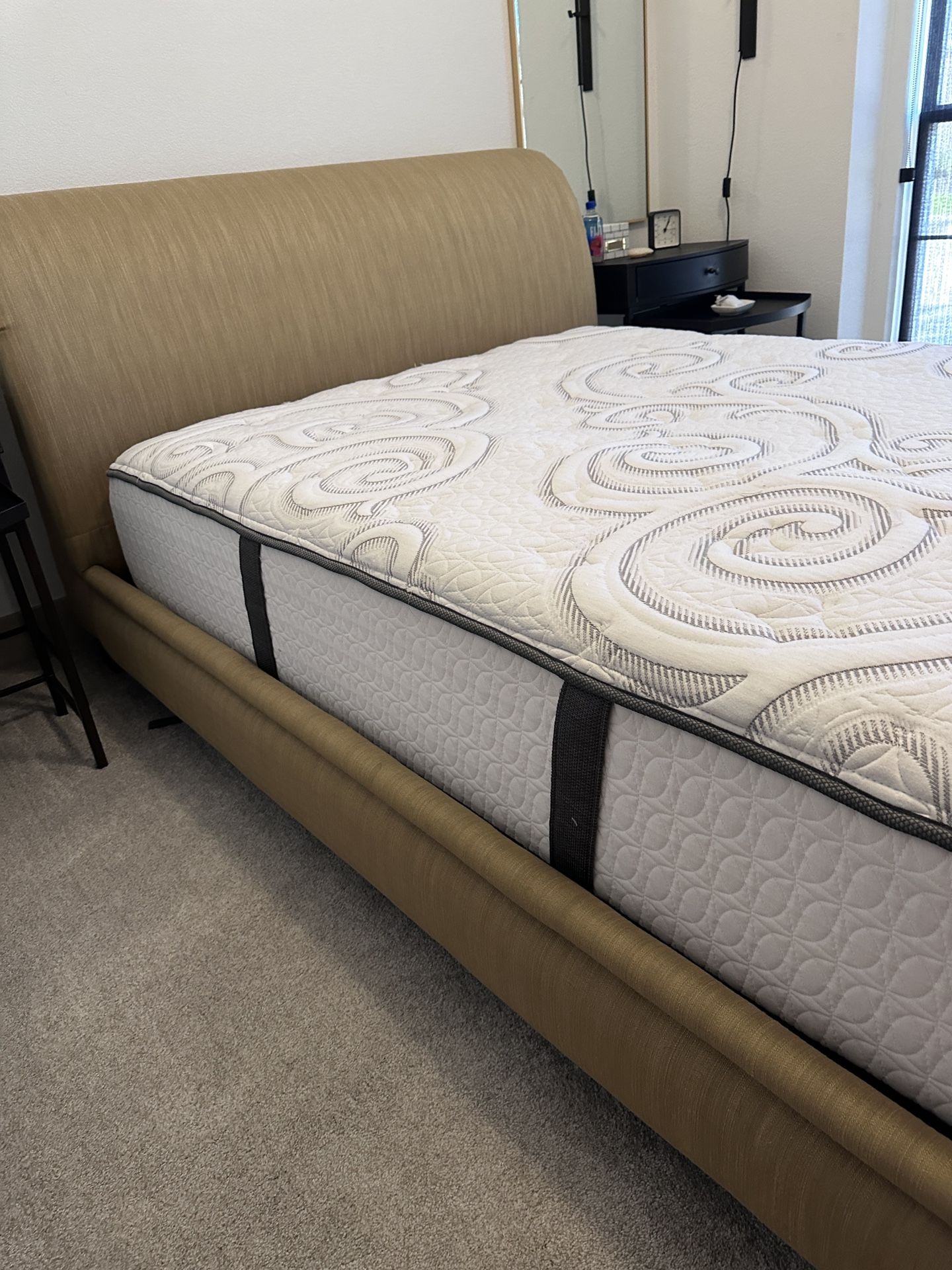 Serta Smart React Lynbrook 14" Plush Mattress and Low Profile Box