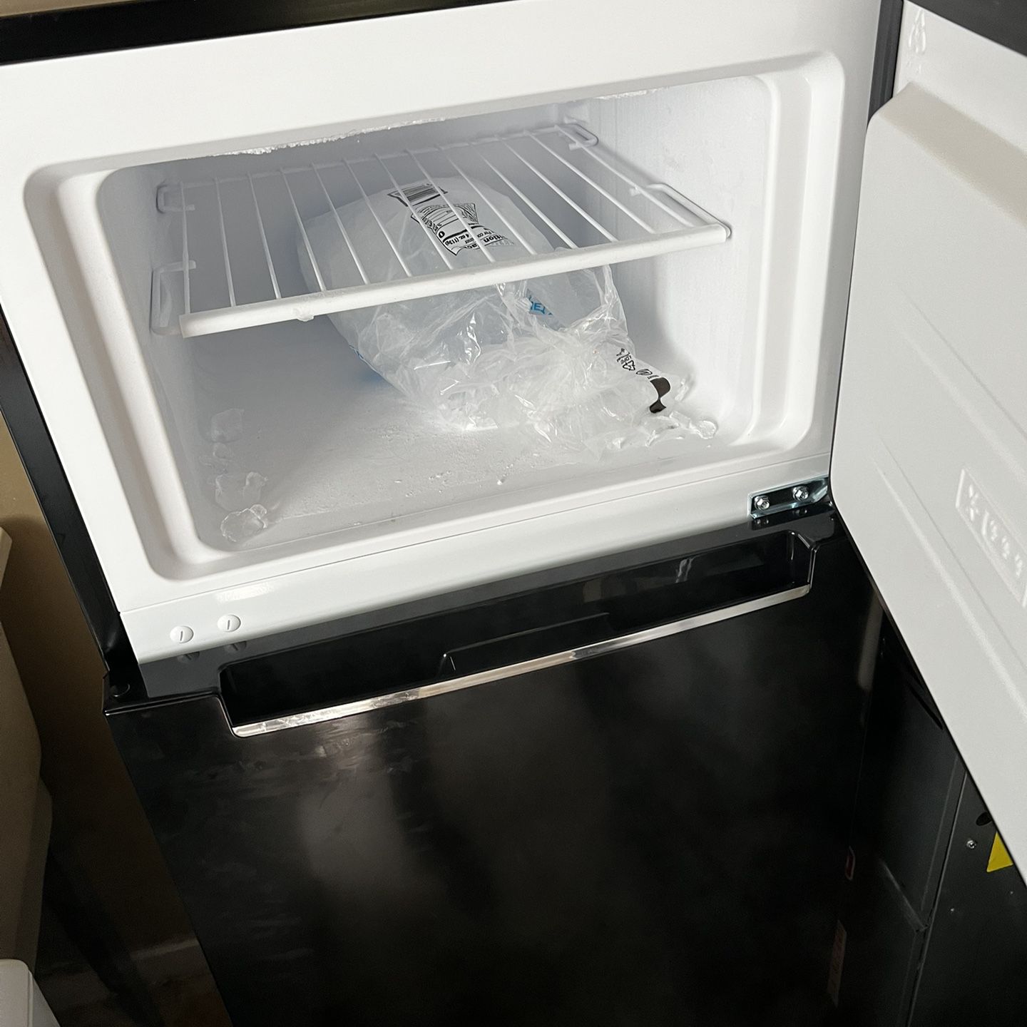 Mini Fridge With Lock for Sale in Lancaster, SC - OfferUp