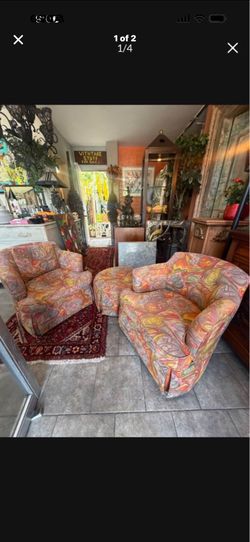 Antique beautiful Club Chairs with Ottoman
