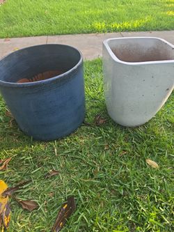2 Big Cermic wide Pots plants 200