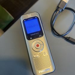 Philips VoiceTracer DVT2050 digital audio recorder