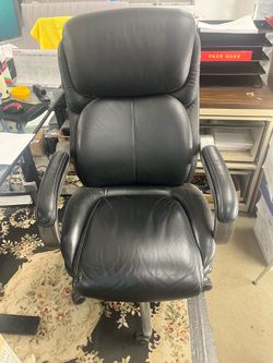 OFFICE CHAIR
