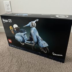 Vespa 125 Lego Set