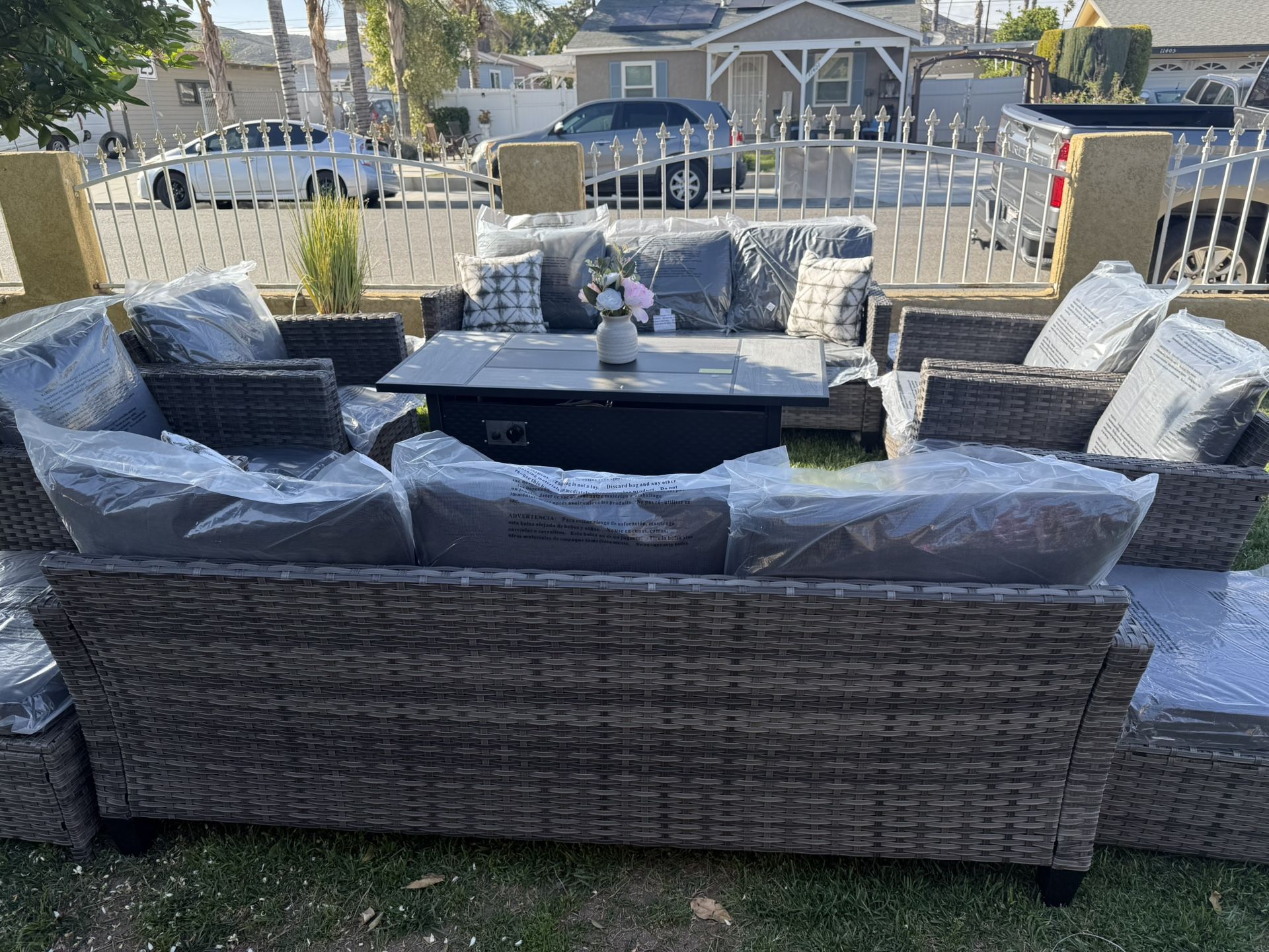 Brand New Patio Outdoor Furniture Set With Fire Pit 