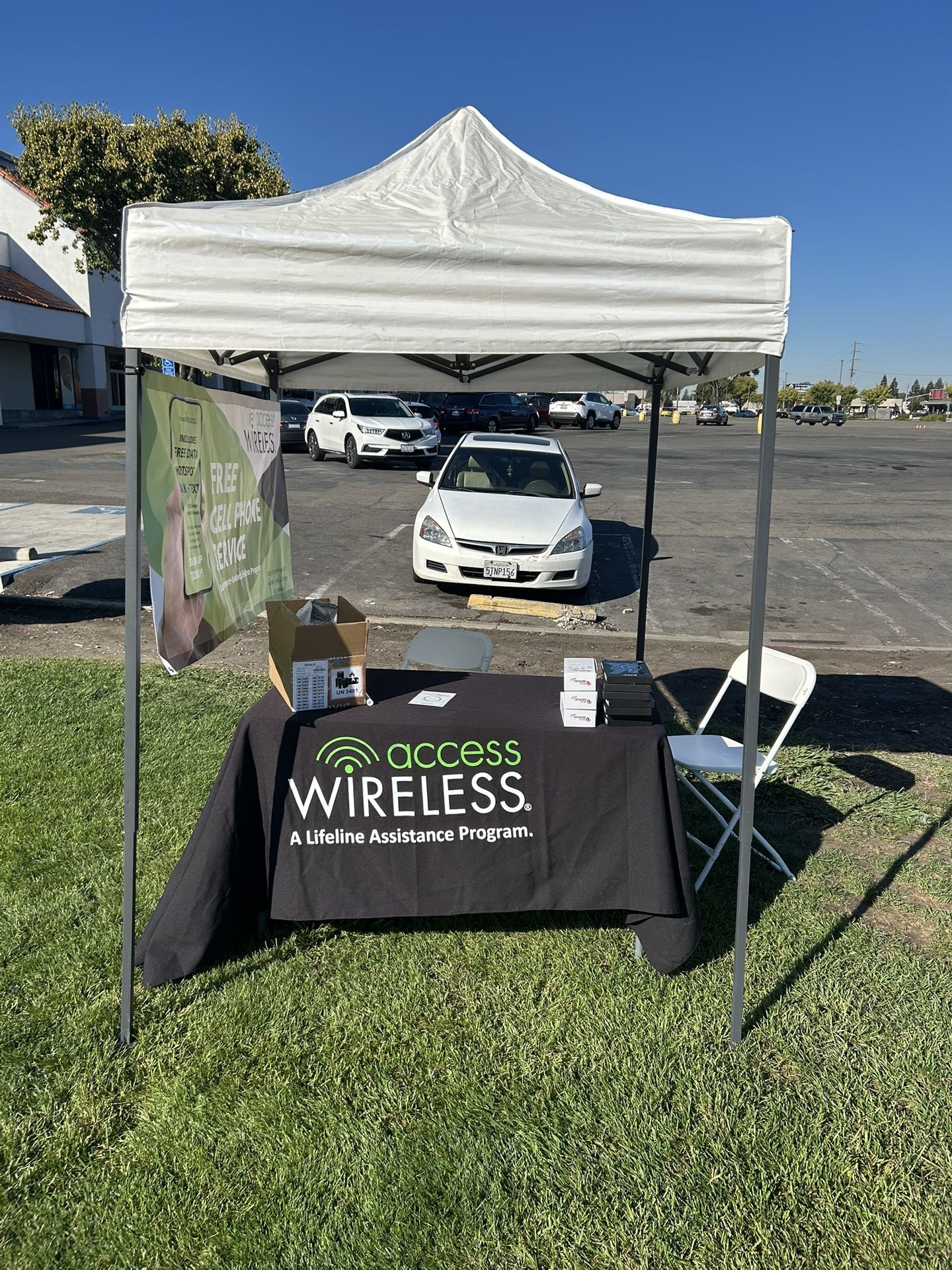 FREE PHONES !! In Front Of DD’s On E Hammer On