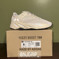 Yeezy Boost 700 Analog   Size 8.5  