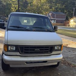 2003 Ford E-350