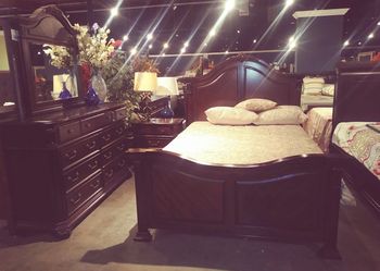 King Size Three Piece Bedroom Set