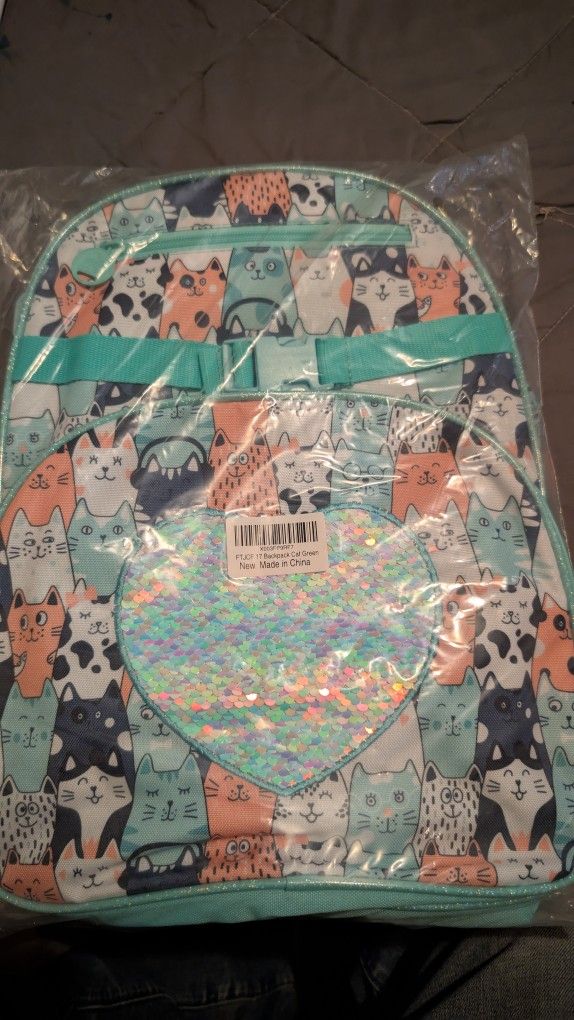 Cat looking School backpack 