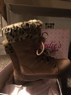 Brand new girls size 4 suede with leopard trim boots by Candies.