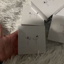 Airpod Pros *SEND BEST OFFER*