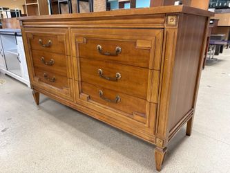 THOMASVILLE Vintage French Provincial 6-Drawer Low Dresser