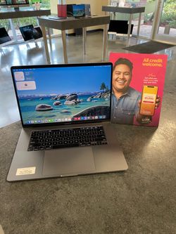 16” MacBook Pro 2.4GHz i9 (8-Core) - Upgraded Ram and Storage!