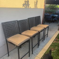 Outdoor patio bar stools