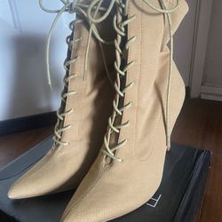 Women’s Shoes Booties Size 9 NEW