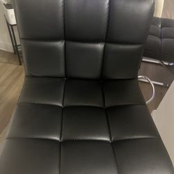 2 Bar Stool Chairs 