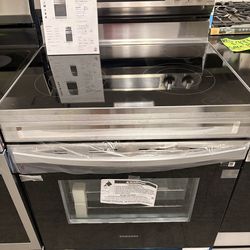 Samsung 6.3 electric stove with steam clean