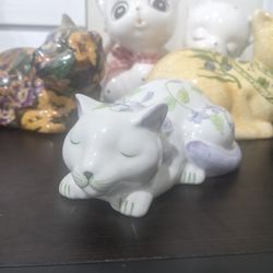 Kitty Figure