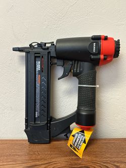 BANKS 18 Gauge Brad Air Nailer Pre-Owned Used