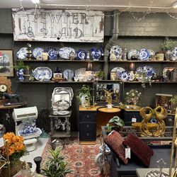 Antiques, Vintage, Custom Pieces And Collectables 