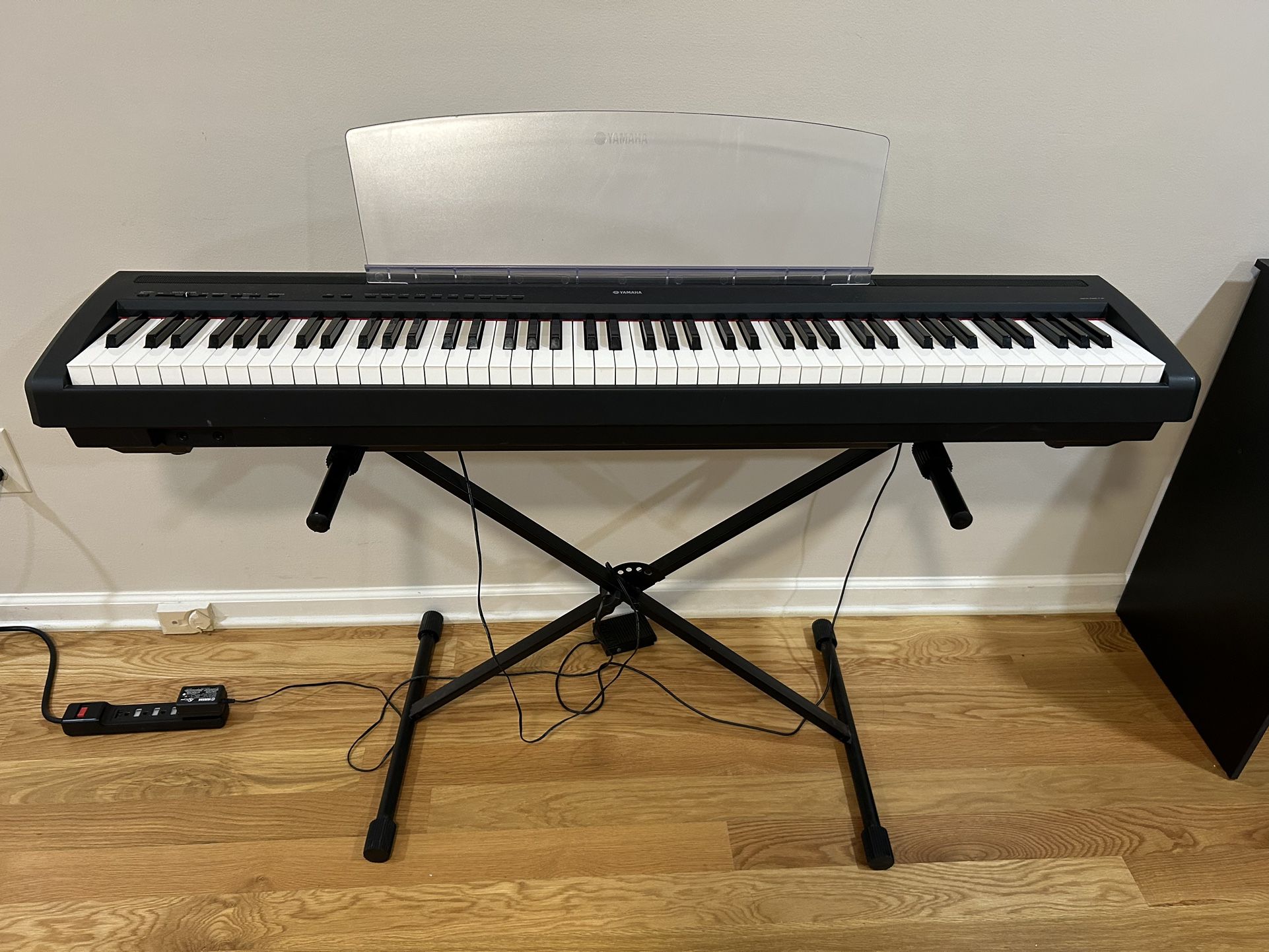 Yamaha Keyboard Digital Piano P-85 with Stand