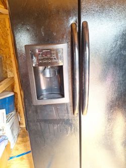 Black Double Door Refrigerator 25.6 CUBIC FEET