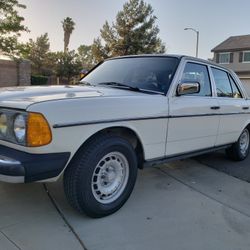 1983 Mercedes-Benz 300