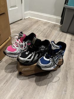 Asics. / NO TRADES!!!