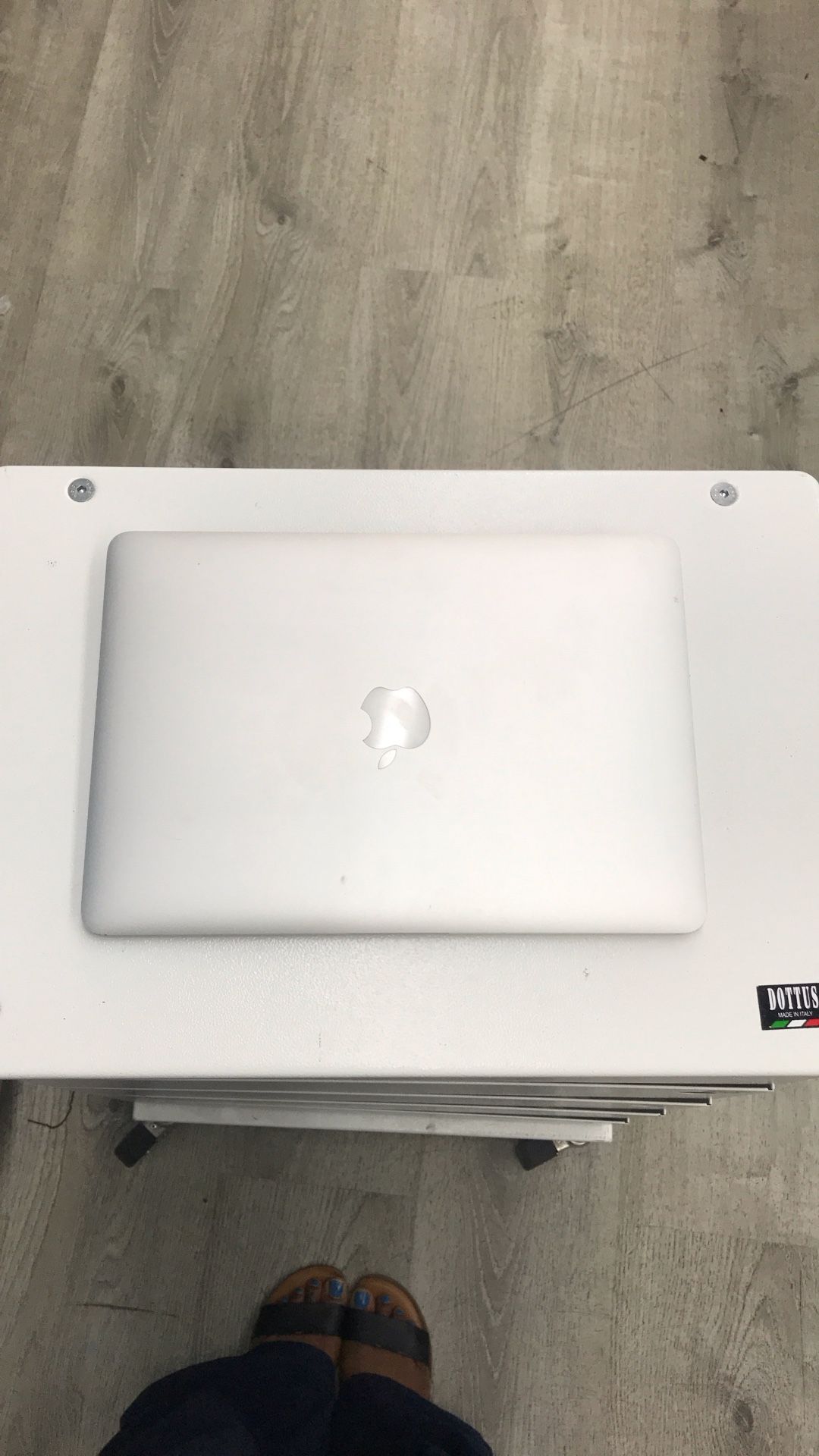 MacBook Air (13-inch 2017)