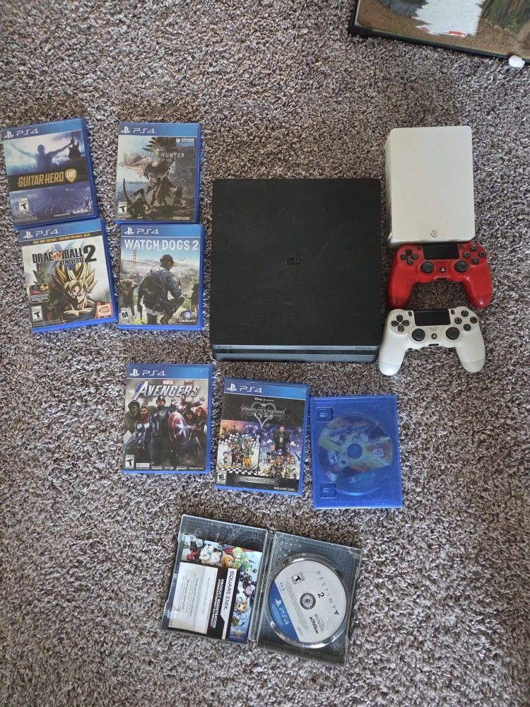 Ps 4 Slim 500 Gb With A 8 Tb external hard And 8 games An 2 Controller