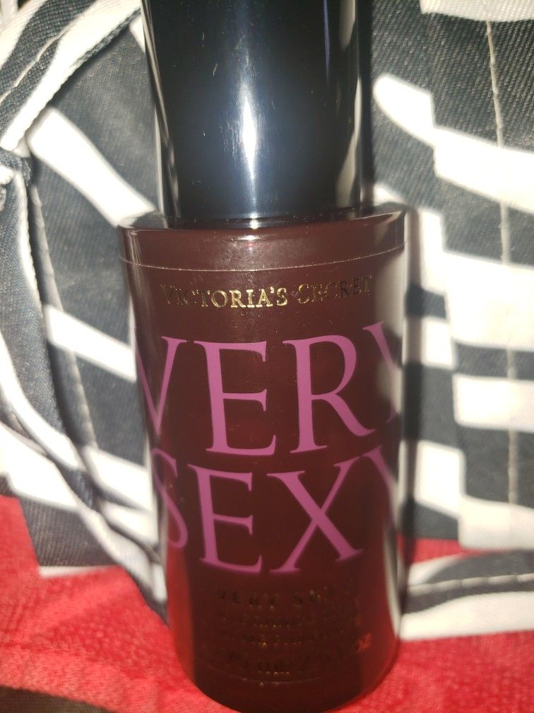 Women's Parfume Fragrance Mist (VERY SEXY) by Victoria Secret