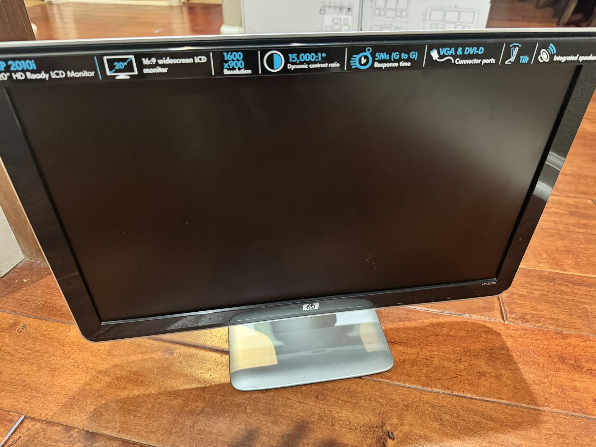 1080 Computer Monitor And Keyboard 