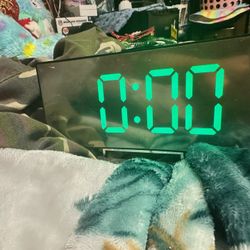 USB Connection Alarm Clock 