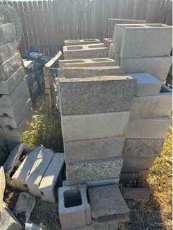Am saling blocks make me an offer their not free $$ vendo blokes no son gratis acepto ofertas