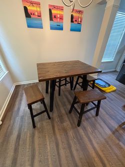 Dining table set