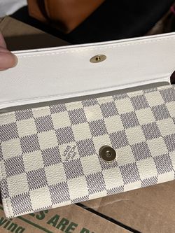 Lv Wallet for Sale in Marblehead, MA - OfferUp