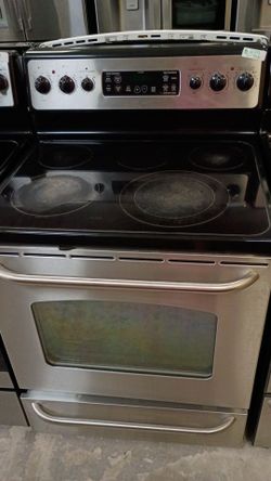 Fair cosmetic condition electric glass top stove everything works delivery available fee depends on address 🏠 🛣️🚛
