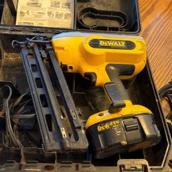 Dewalt 18v Cordless 16 Gauge Nailer