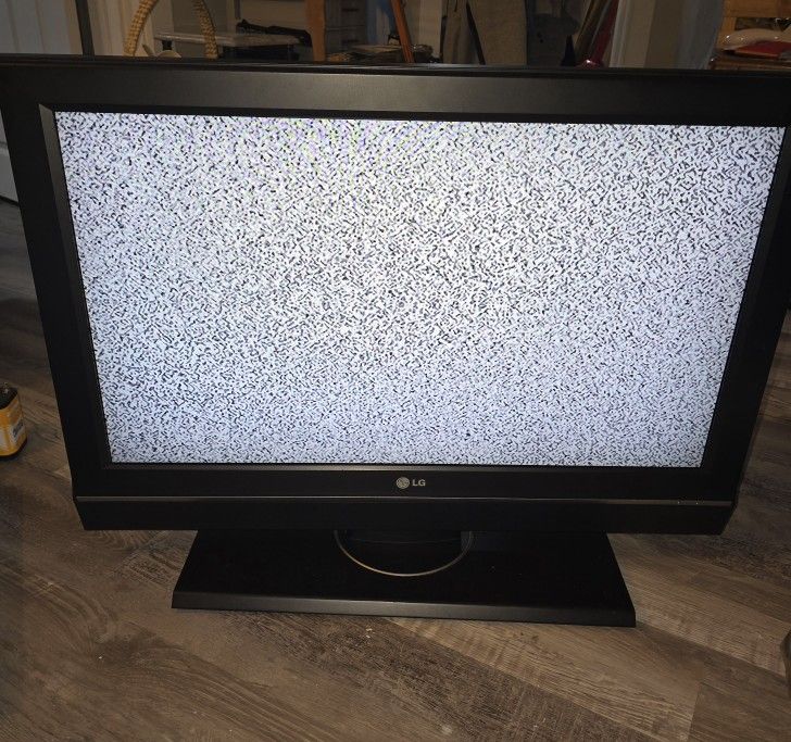 LG 32LC50CB 32" class (31.5" diagonal) LCD Widescreen HDTV
