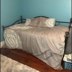 Twin Day Bed With Pop Up Trundle And Two Mattresses
