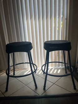 Set of 2 Woven Barstools