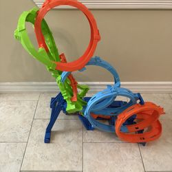 Hot Wheels 4 Loop Crash-Out Track