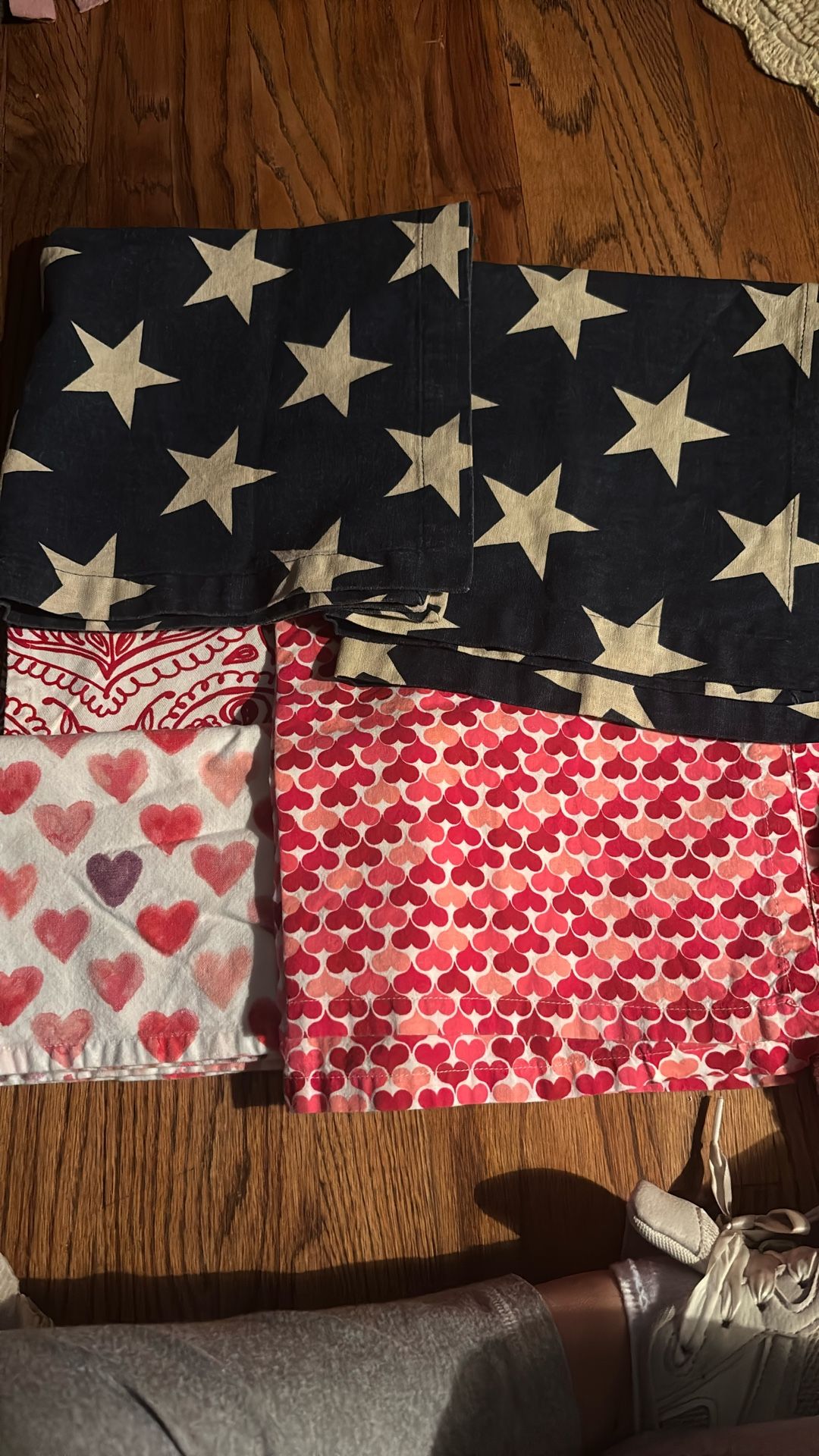 Total 5 Crate & Barrel And Pottery Barn Kitchen Towels